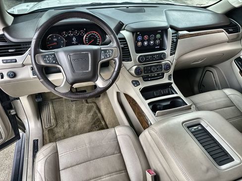 Used 2016 GMC Yukon XL Denali w/ Open Road Package RWD image 20