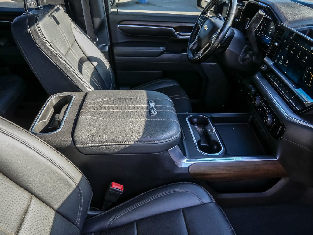 Used 2024 Chevrolet Silverado 3500 High Country w/ Technology Package AWD/4WD image 21