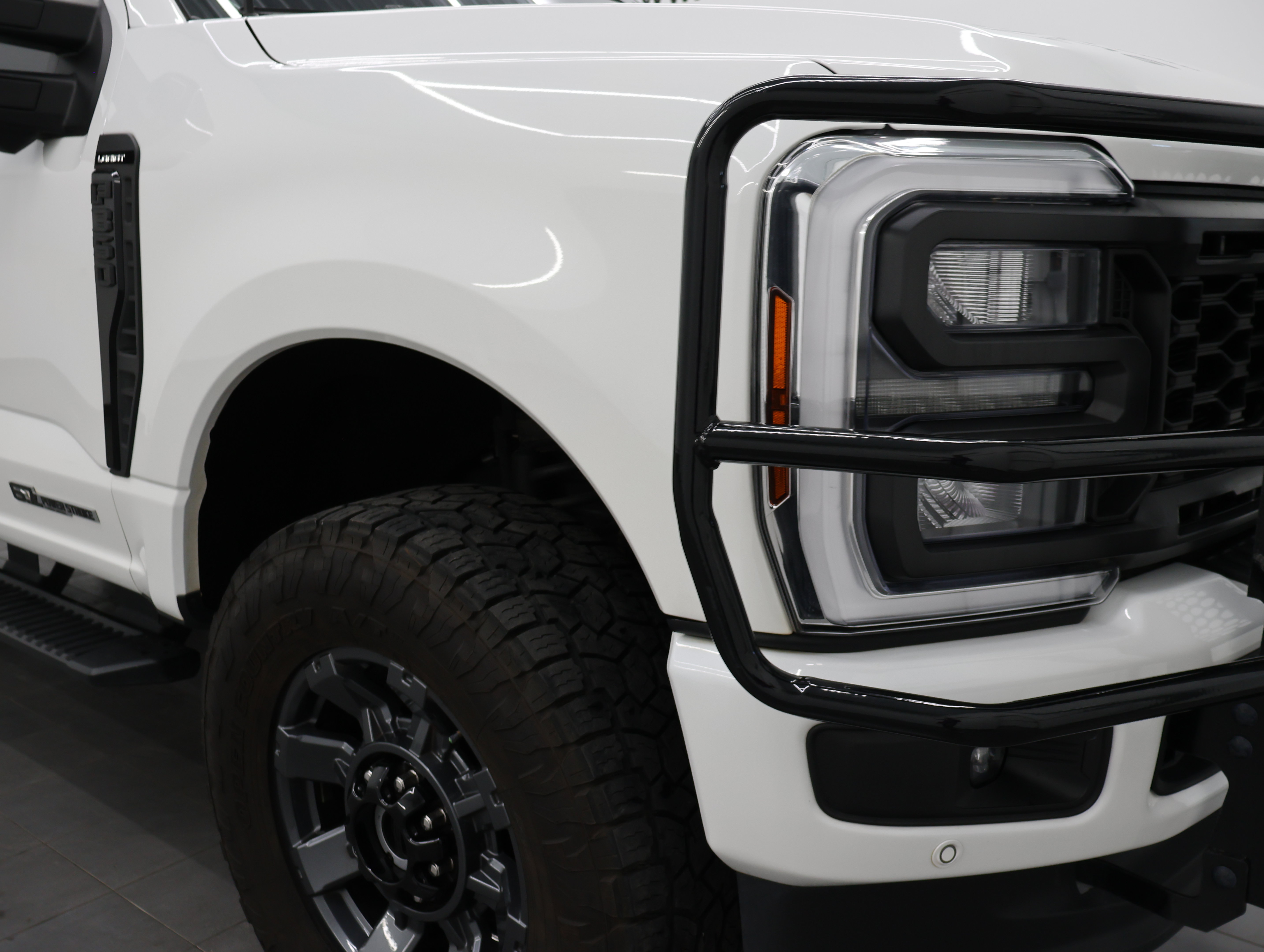 Used 2024 Ford F350 Lariat w/ Lariat Ultimate Package AWD/4WD image 28