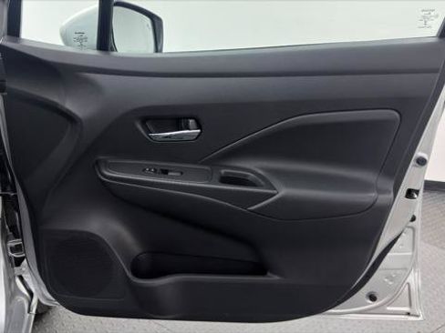 Used 2025 Nissan Versa SV FWD image 23