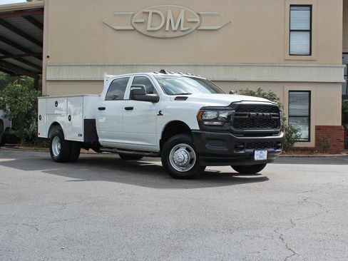 Used 2024 RAM 3500 Tradesman AWD/4WD image 3