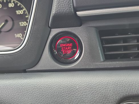 Used 2025 Honda Pilot Touring image 28