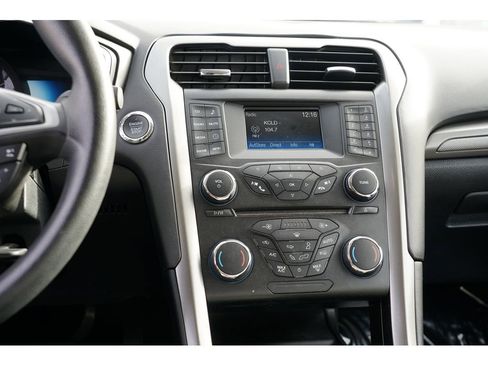 Used 2018 Ford Fusion S image 23