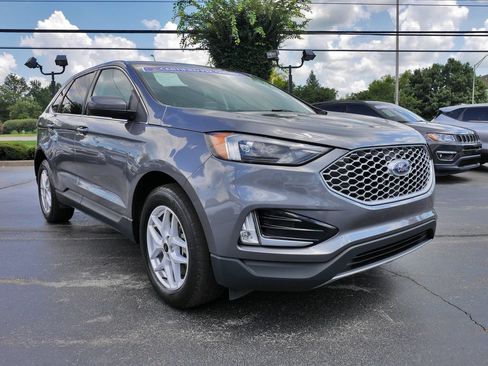 Used 2023 Ford Edge SEL w/ Convenience Package AWD/4WD image 3