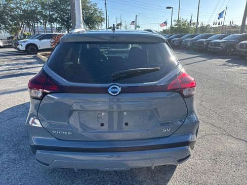 Used 2021 Nissan Kicks SV FWD image 7