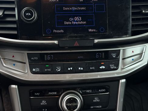 Used 2015 Honda Accord Touring image 31