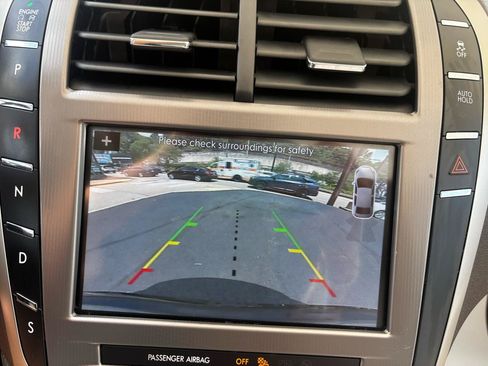 Used 2018 Lincoln MKZ Select w/ Select Plus Package AWD/4WD image 18