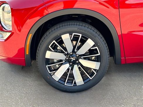 New 2025 Mitsubishi Outlander SEL image 34