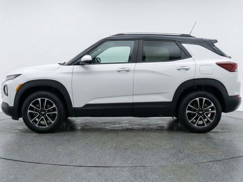 Used 2025 Chevrolet TrailBlazer LT image 5