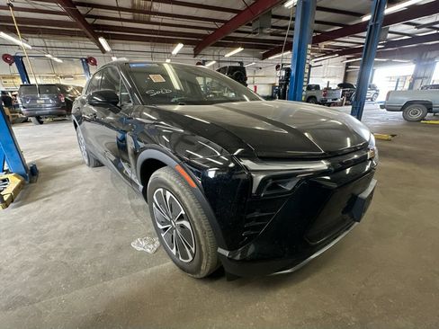Used 2024 Chevrolet Blazer EV LT AWD/4WD image 2