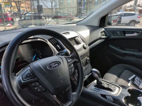 Used 2018 Ford Edge SE image 26