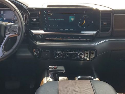 Used 2024 Chevrolet Silverado 1500 High Country w/ High Country Premium Package AWD/4WD image 15