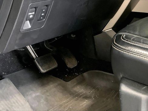 Used 2019 Ford F150 Lariat image 22