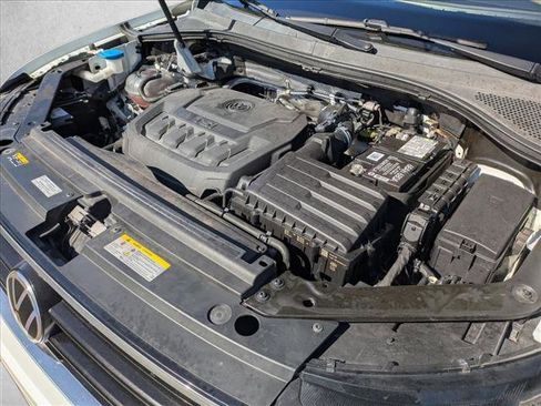 Used 2022 Volkswagen Tiguan SE R-Line image 19
