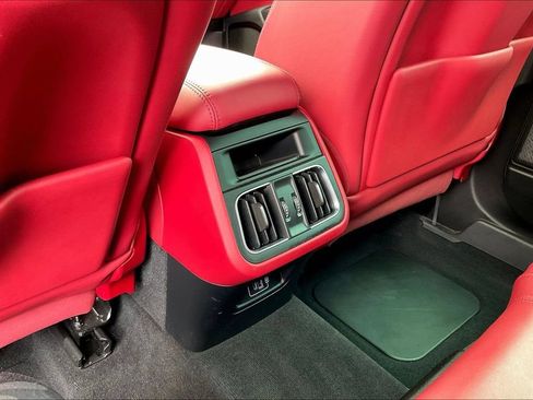 Used 2023 Maserati Grecale Modena AWD/4WD image 10