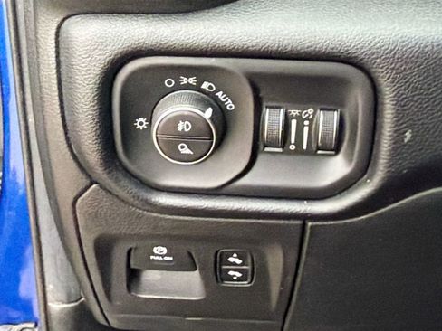 Used 2019 RAM 1500 Big Horn image 33