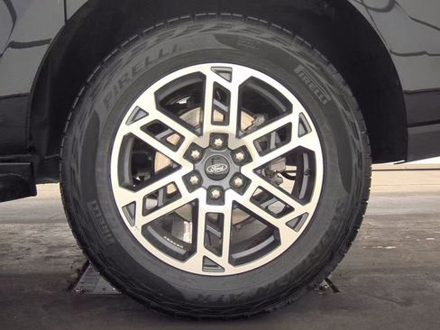Used 2025 Ford Expedition Max Active AWD/4WD image 13
