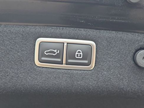 Used 2025 Genesis G70 3.3T Advanced w/ Sport Prestige Package image 13