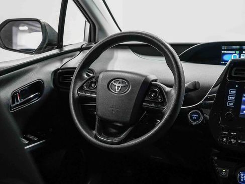 Certified 2019 Toyota Prius L Eco FWD image 15