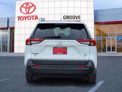 Used 2023 Toyota RAV4 LE AWD/4WD image 5
