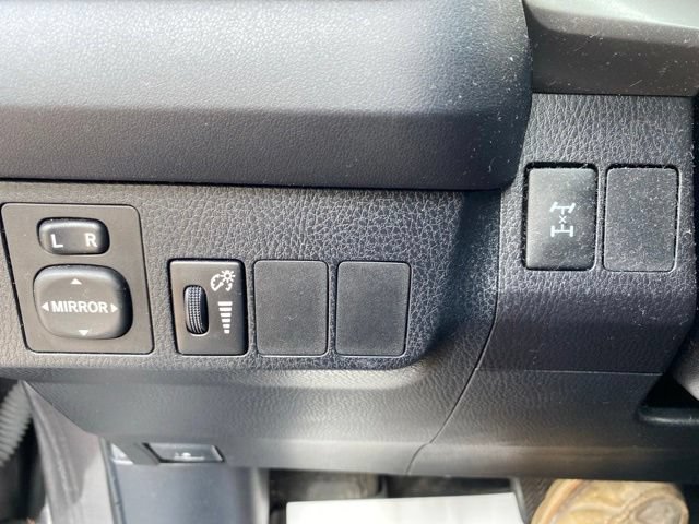 Used 2016 Toyota RAV4 LE AWD/4WD image 10