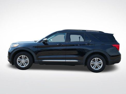 Used 2024 Ford Explorer XLT w/ Equipment Group 202A AWD/4WD image 6