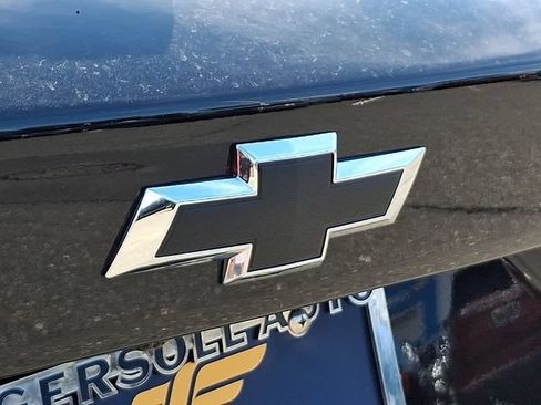 Used 2025 Chevrolet Trax RS w/ Driver Confidence Package FWD image 33