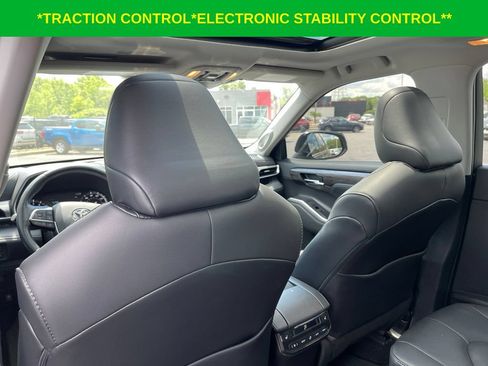Used 2020 Toyota Highlander Platinum AWD/4WD image 15