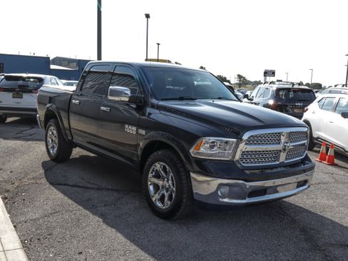 Used 2016 RAM 1500 Laramie w/ Convenience Group AWD/4WD image 3