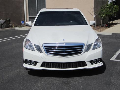 Used 2010 Mercedes-Benz E 550 Sedan image 7