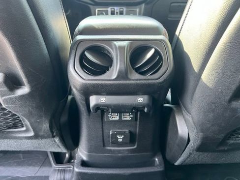 Used 2020 Jeep Wrangler Unlimited Rubicon AWD/4WD image 16