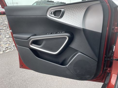 Used 2022 Kia Soul LX FWD image 15