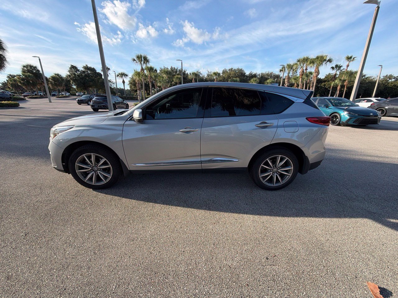 Used 2019 Acura RDX w/ Technology Package FWD image 2
