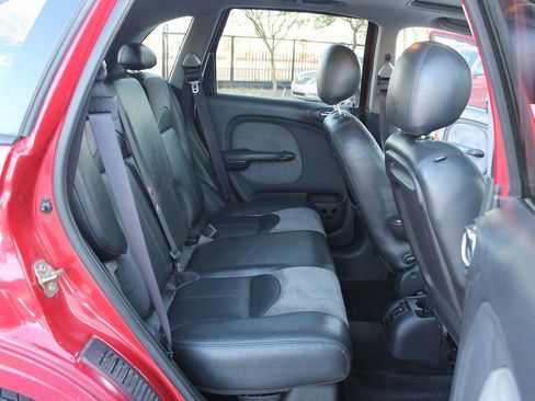 Used 2004 Chrysler PT Cruiser Limited FWD image 29