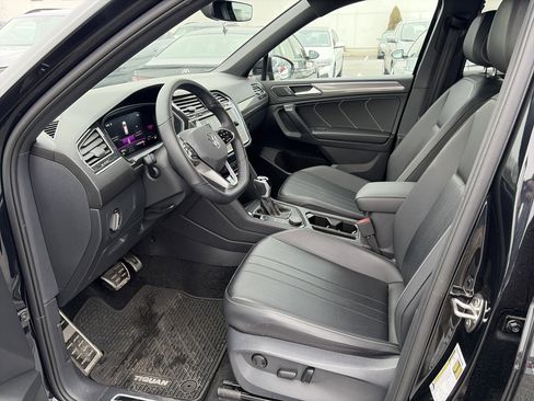 Certified 2024 Volkswagen Tiguan SE R-Line image 10