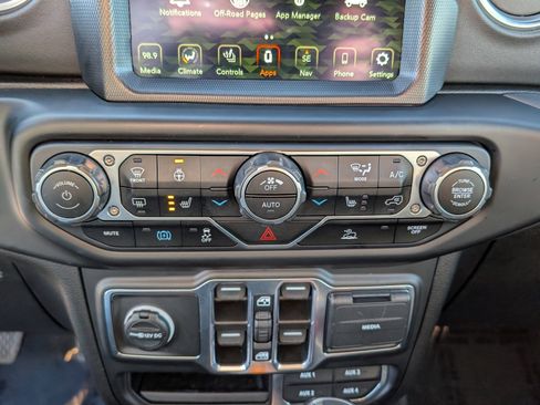 Used 2023 Jeep Wrangler Sahara w/ Cold Weather Group image 26