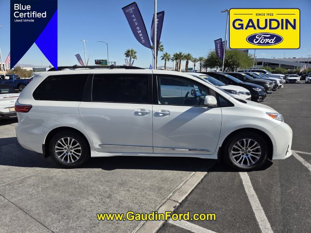Used 2020 Toyota Sienna XLE w/ XLE Navigation Package FWD image 8