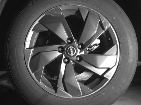 Used 2025 Nissan Rogue SV image 14