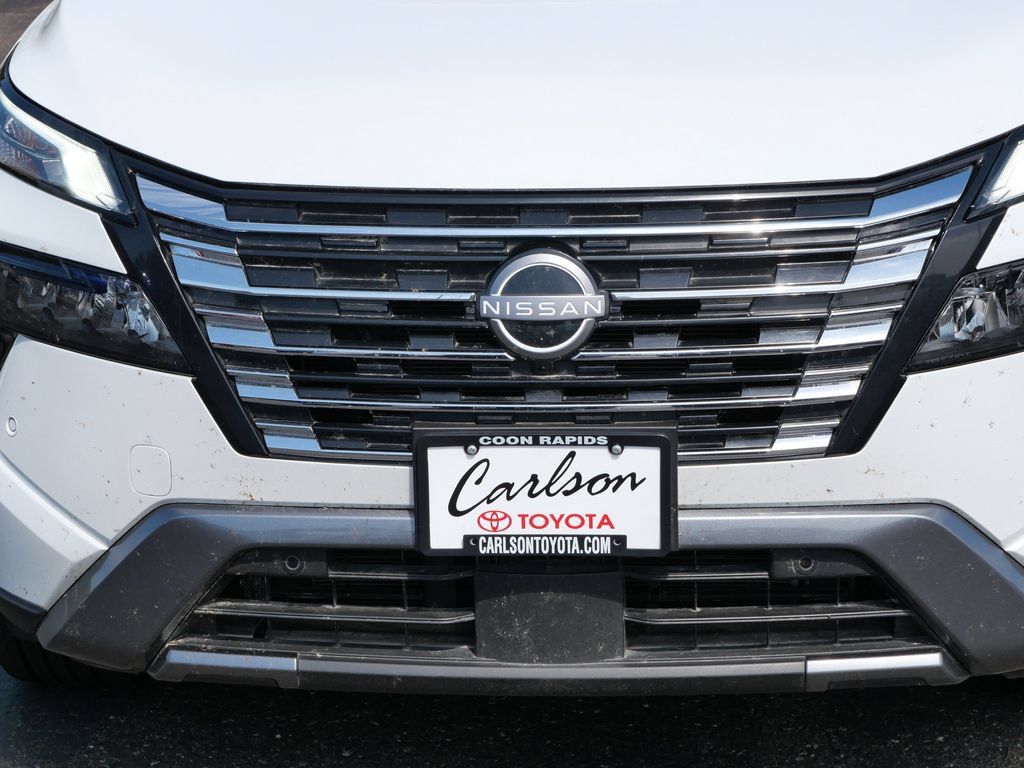 Used 2026 Nissan Rogue SL AWD/4WD image 9