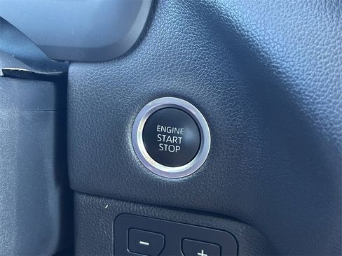 Used 2023 Toyota Tundra Limited image 31