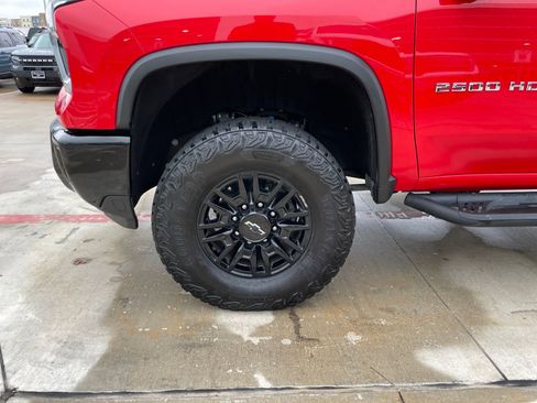 Used 2025 Chevrolet Silverado 2500 ZR2 w/ Technology Package image 28