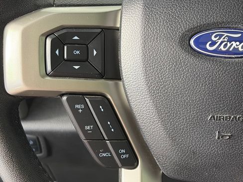 Used 2020 Ford F150 Lariat w/ Equipment Group 502A Luxury AWD/4WD image 17