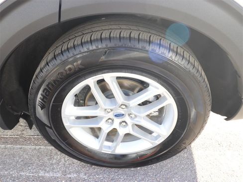 Certified 2025 Ford Explorer Active image 23