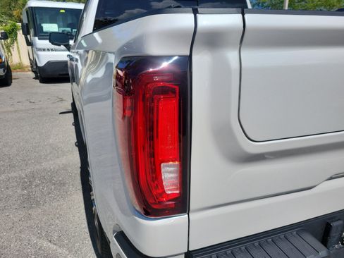 Certified 2025 GMC Sierra 1500 Denali w/ Denali Reserve Package AWD/4WD image 10