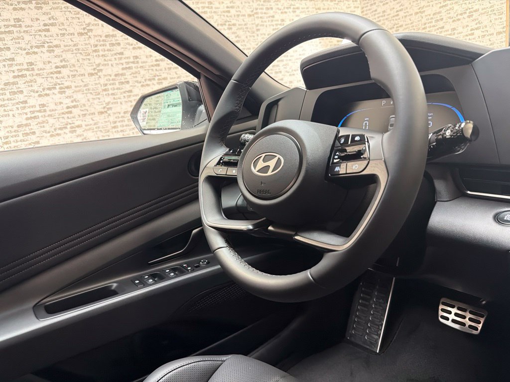 New 2026 Hyundai Elantra SEL Sport FWD image 17