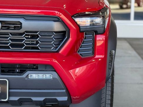 New 2025 Toyota Tacoma TRD Off-Road image 5