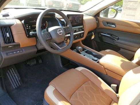 New 2026 Nissan Pathfinder Platinum AWD/4WD image 19