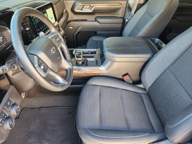 Used 2024 Chevrolet Silverado 1500 RST w/ Dark Appearance Package AWD/4WD image 4