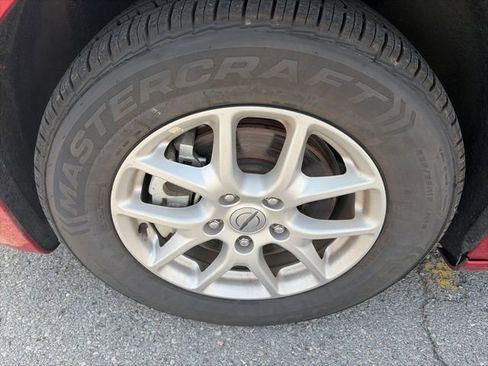 Used 2024 Chrysler Pacifica Touring-L image 9