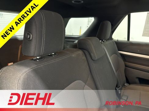 Used 2017 Ford Explorer XLT w/ Equipment Group 201A image 10